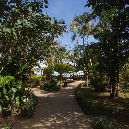 Uprising Beach Resort Пасифик Харбър Екстериор снимка
