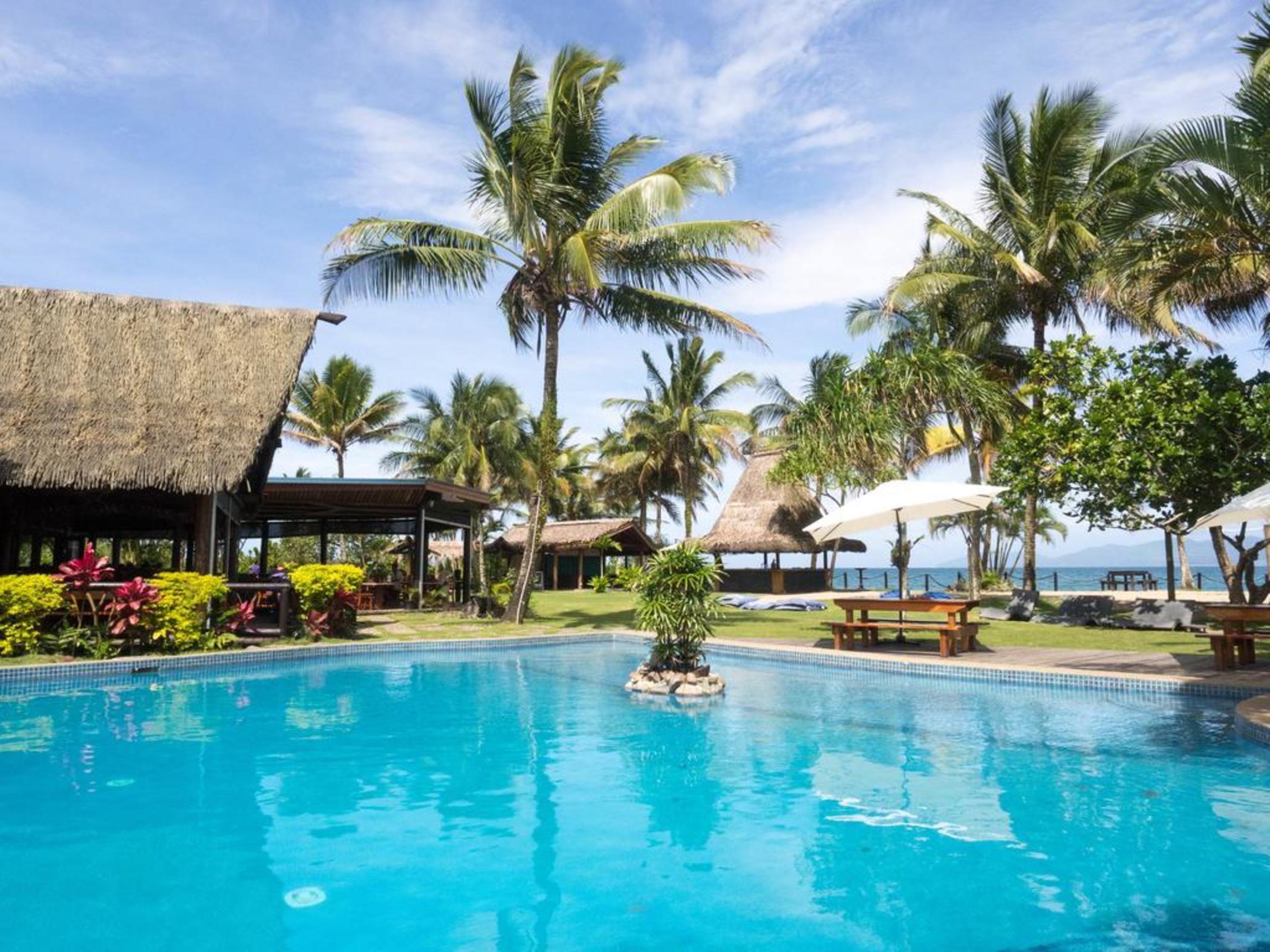 Uprising Beach Resort Пасифик Харбър Екстериор снимка