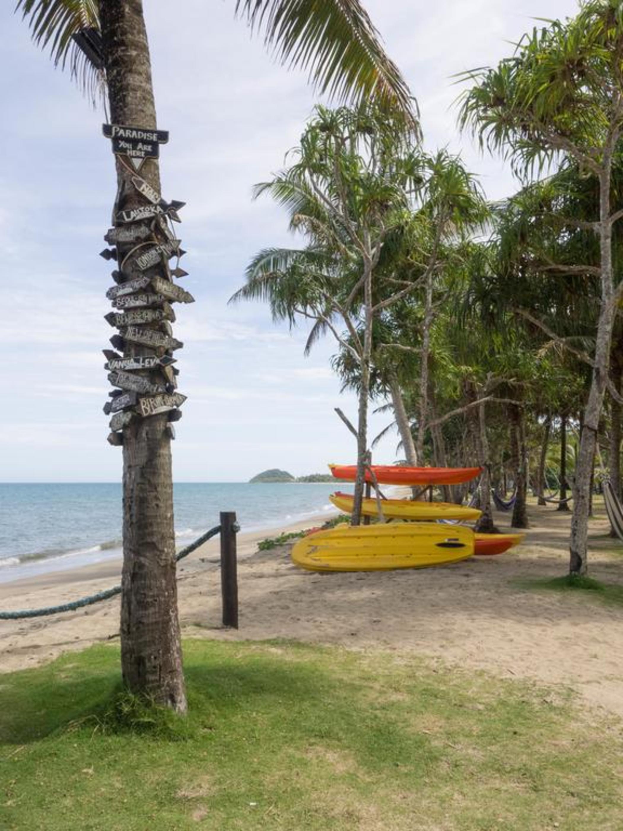 Uprising Beach Resort Пасифик Харбър Екстериор снимка