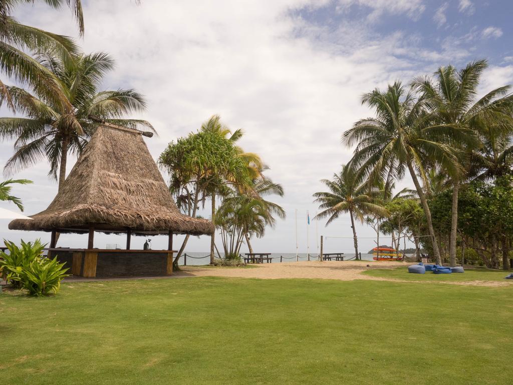 Uprising Beach Resort Пасифик Харбър Екстериор снимка